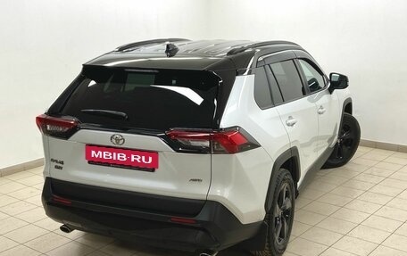 Toyota RAV4, 2020 год, 4 198 000 рублей, 9 фотография