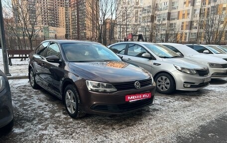 Volkswagen Jetta VI, 2014 год, 1 290 000 рублей, 2 фотография