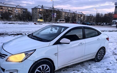 Hyundai Solaris II рестайлинг, 2015 год, 670 000 рублей, 2 фотография