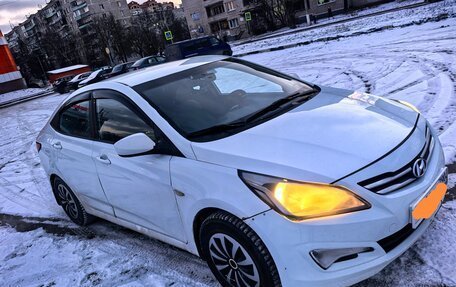 Hyundai Solaris II рестайлинг, 2015 год, 670 000 рублей, 4 фотография