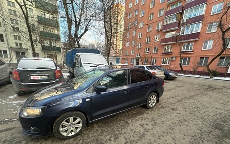 Volkswagen Polo VI (EU Market), 2013 год, 715 000 рублей, 2 фотография