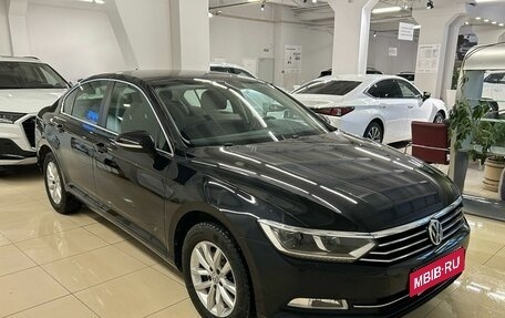 Volkswagen Passat B8 рестайлинг, 2019 год, 2 750 000 рублей, 3 фотография