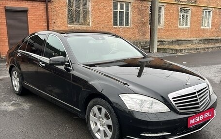 Mercedes-Benz S-Класс, 2012 год, 3 000 000 рублей, 1 фотография