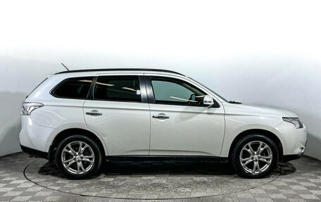 Mitsubishi Outlander III рестайлинг 3, 2013 год, 1 399 000 рублей, 4 фотография