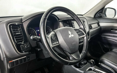 Mitsubishi Outlander III рестайлинг 3, 2013 год, 1 399 000 рублей, 13 фотография