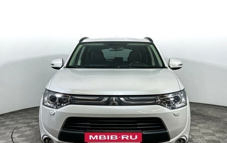 Mitsubishi Outlander III рестайлинг 3, 2013 год, 1 399 000 рублей, 2 фотография