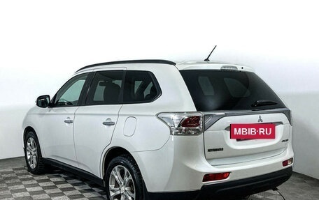 Mitsubishi Outlander III рестайлинг 3, 2013 год, 1 399 000 рублей, 7 фотография