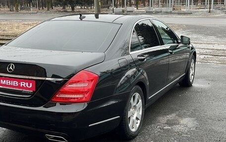 Mercedes-Benz S-Класс, 2012 год, 3 000 000 рублей, 3 фотография