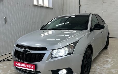 Chevrolet Cruze II, 2010 год, 800 000 рублей, 2 фотография