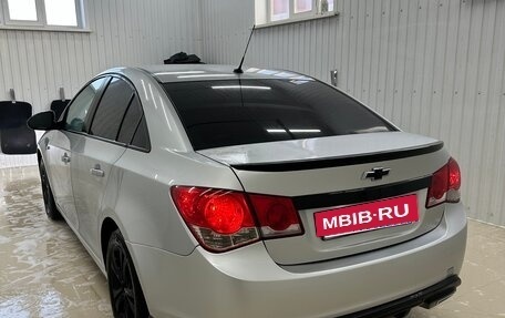 Chevrolet Cruze II, 2010 год, 800 000 рублей, 6 фотография