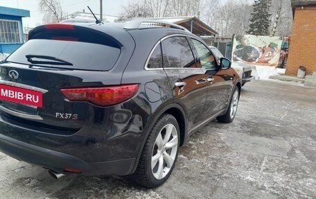 Infiniti FX II, 2011 год, 2 050 000 рублей, 2 фотография