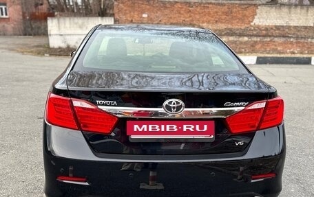 Toyota Camry, 2014 год, 2 250 000 рублей, 3 фотография