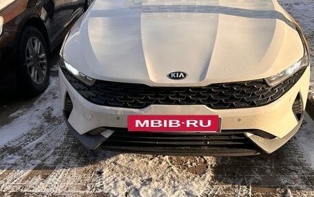 KIA K5, 2021 год, 2 300 000 рублей, 11 фотография