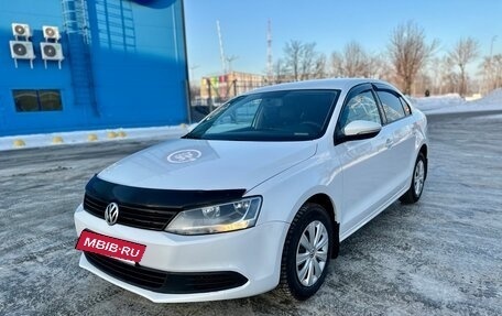 Volkswagen Jetta VI, 2013 год, 849 000 рублей, 3 фотография