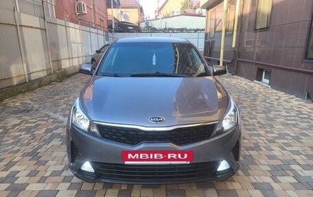 KIA Rio IV, 2021 год, 1 242 000 рублей, 2 фотография