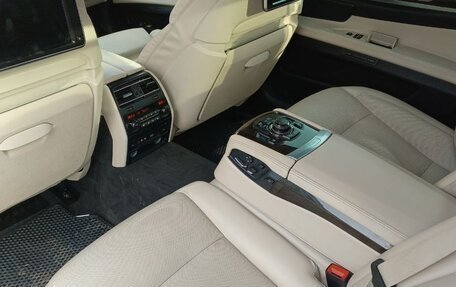 BMW 7 серия, 2013 год, 2 800 000 рублей, 17 фотография