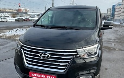 Hyundai Grand Starex Grand Starex I рестайлинг 2, 2019 год, 3 850 000 рублей, 1 фотография