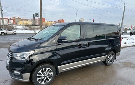 Hyundai Grand Starex Grand Starex I рестайлинг 2, 2019 год, 3 850 000 рублей, 4 фотография