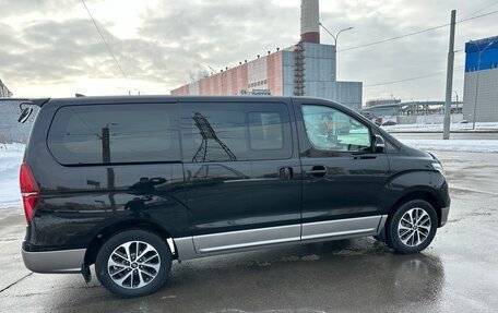 Hyundai Grand Starex Grand Starex I рестайлинг 2, 2019 год, 3 850 000 рублей, 5 фотография