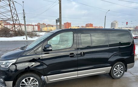 Hyundai Grand Starex Grand Starex I рестайлинг 2, 2019 год, 3 850 000 рублей, 8 фотография