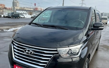 Hyundai Grand Starex Grand Starex I рестайлинг 2, 2019 год, 3 850 000 рублей, 7 фотография