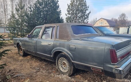 Lincoln Town Car II, 1988 год, 1 700 000 рублей, 2 фотография