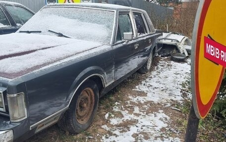 Lincoln Town Car II, 1988 год, 1 700 000 рублей, 26 фотография