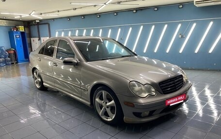 Mercedes-Benz C-Класс, 2004 год, 850 000 рублей, 8 фотография