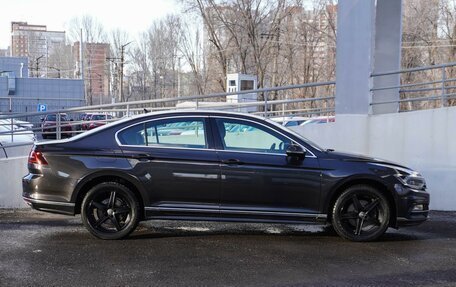 Volkswagen Passat B8 рестайлинг, 2018 год, 2 499 000 рублей, 5 фотография