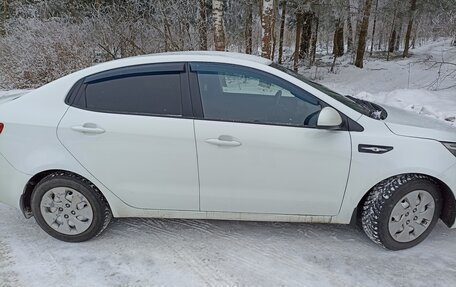 KIA Rio III рестайлинг, 2014 год, 830 000 рублей, 2 фотография