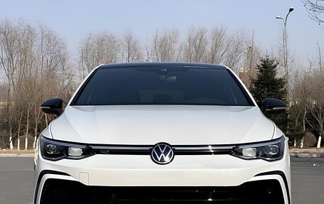 Volkswagen Golf VIII, 2022 год, 2 100 000 рублей, 2 фотография