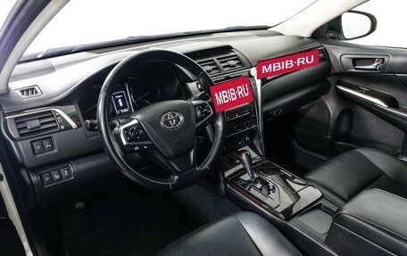 Toyota Camry, 2015 год, 2 700 000 рублей, 11 фотография