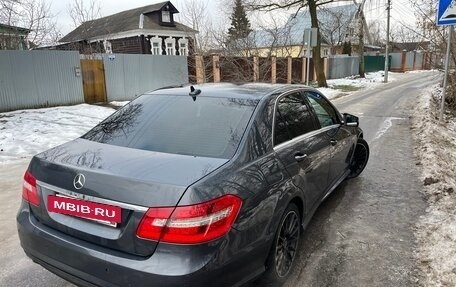 Mercedes-Benz E-Класс, 2012 год, 1 070 000 рублей, 9 фотография