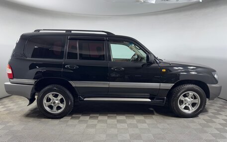 Toyota Land Cruiser 100 рестайлинг 2, 2004 год, 1 550 000 рублей, 4 фотография