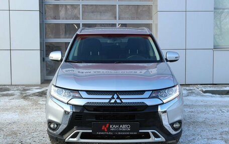 Mitsubishi Outlander III рестайлинг 3, 2020 год, 2 334 000 рублей, 3 фотография