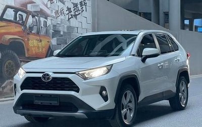 Toyota RAV4, 2021 год, 2 600 000 рублей, 1 фотография