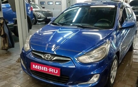 Hyundai Solaris II рестайлинг, 2012 год, 864 000 рублей, 1 фотография