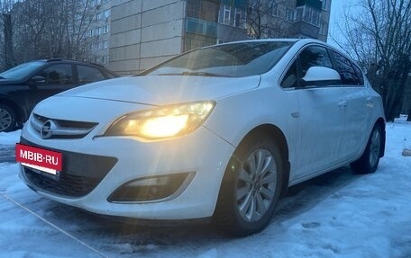 Opel Astra J, 2014 год, 950 000 рублей, 2 фотография