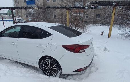 Hyundai Avante, 2019 год, 1 900 000 рублей, 2 фотография
