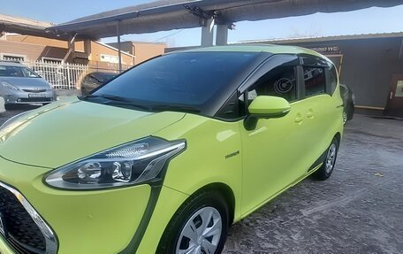 Toyota Sienta II, 2020 год, 1 400 000 рублей, 2 фотография