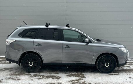 Mitsubishi Outlander III рестайлинг 3, 2013 год, 1 499 000 рублей, 4 фотография