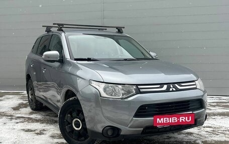 Mitsubishi Outlander III рестайлинг 3, 2013 год, 1 499 000 рублей, 3 фотография