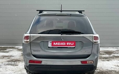 Mitsubishi Outlander III рестайлинг 3, 2013 год, 1 499 000 рублей, 6 фотография