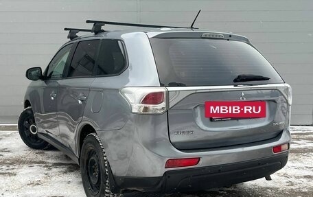 Mitsubishi Outlander III рестайлинг 3, 2013 год, 1 499 000 рублей, 7 фотография