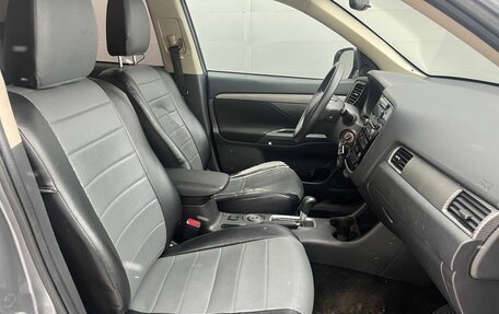 Mitsubishi Outlander III рестайлинг 3, 2013 год, 1 499 000 рублей, 13 фотография