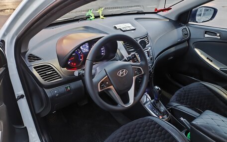 Hyundai Solaris II рестайлинг, 2014 год, 1 050 000 рублей, 1 фотография