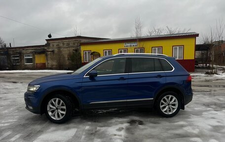 Volkswagen Tiguan II, 2018 год, 1 870 000 рублей, 2 фотография