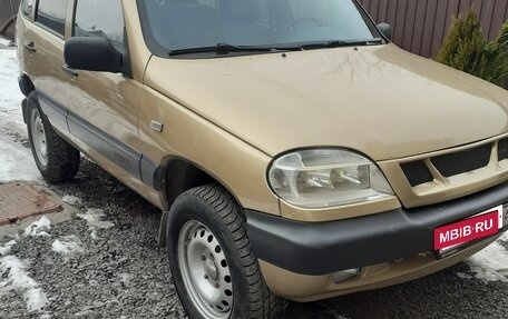 Chevrolet Niva I рестайлинг, 2004 год, 425 000 рублей, 2 фотография