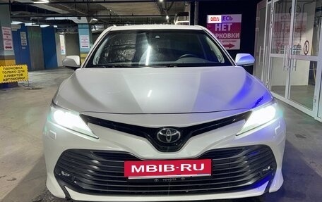 Toyota Camry, 2019 год, 3 200 000 рублей, 6 фотография