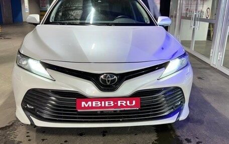 Toyota Camry, 2019 год, 3 200 000 рублей, 8 фотография